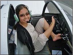 Jessica Cox di pesawat Ercoupe. Courtessy of ableflight.org